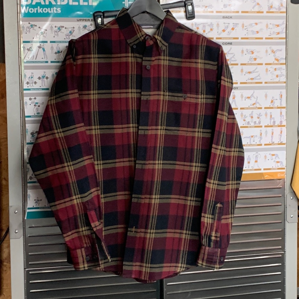 WEATHERPROOF - Mens M Burgundy. Black.  Plaid. Button down.